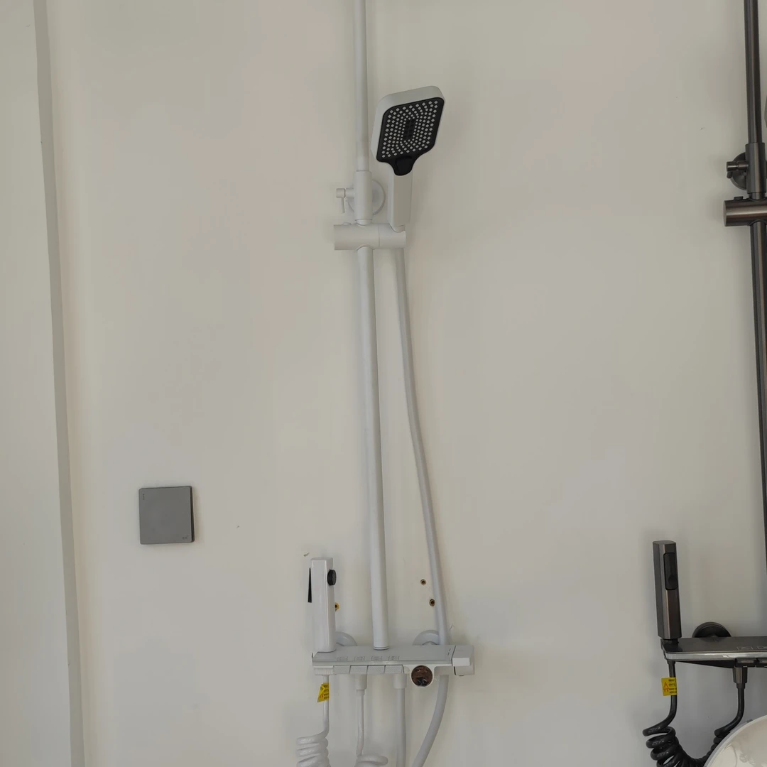 白色高档家用花洒套装，淋浴套装