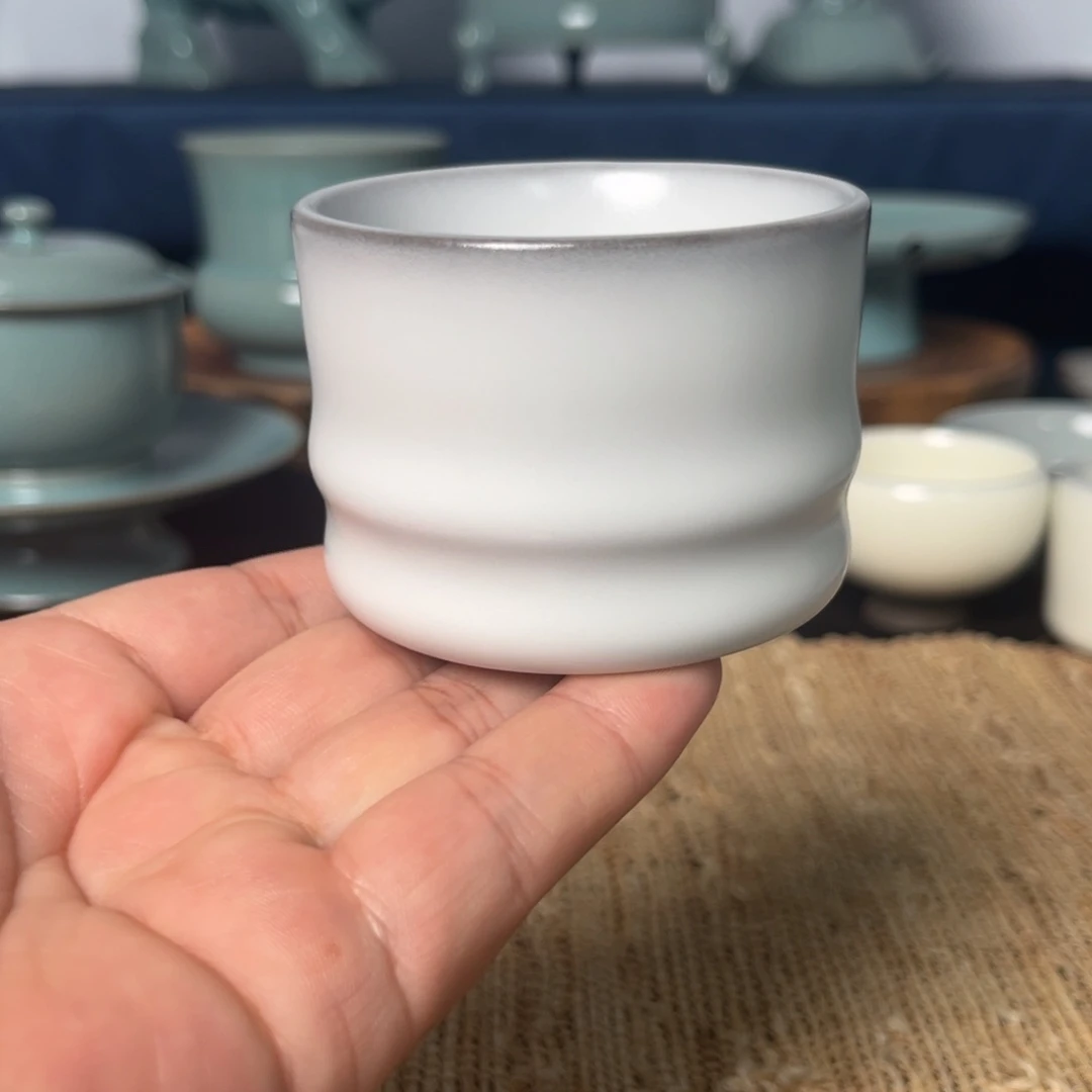 罐官瓷,竹节杯。