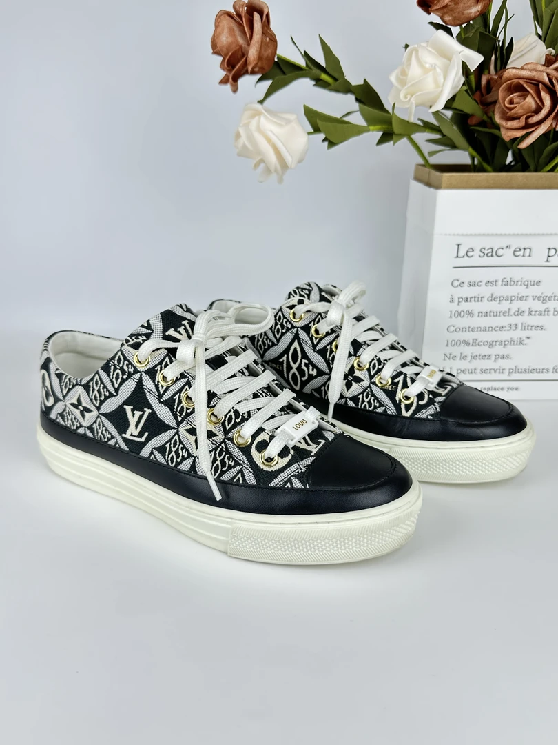 99新 LouisVuitton/路易威登 35.5码/98新/LV 路易威登满印板鞋