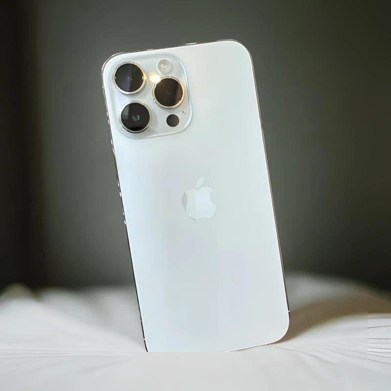 95新 Apple/苹果 iPhone14ProMax白色金色手机