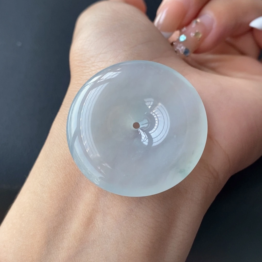 翡翠颈饰未镶嵌鲜***卷翡翠首饰