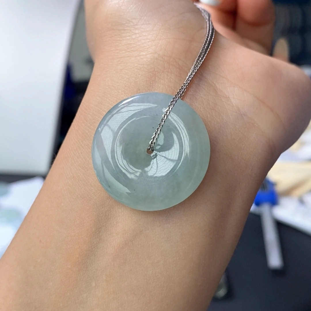 翡翠颈饰未镶嵌翡翠首饰