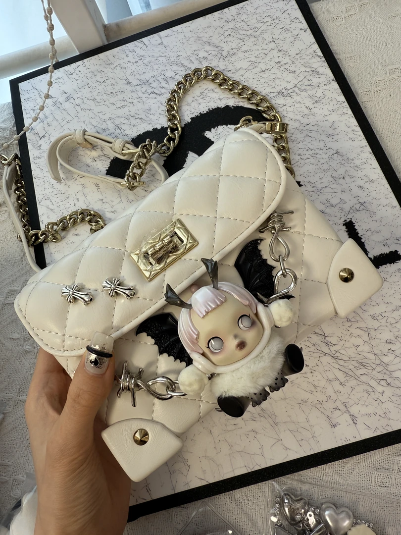 原创潮玩娃包时尚韩系可爱百搭卡通白色盒子包·