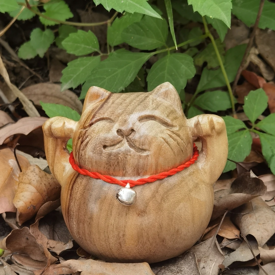 222 香樟木9厘米动物猫香味木制摆件