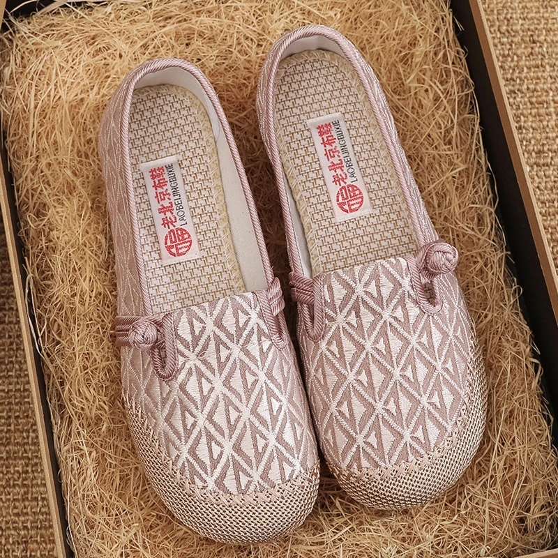 新款老北京布鞋女新中式平底透气豆豆鞋软底防滑中老年舒适妈妈鞋