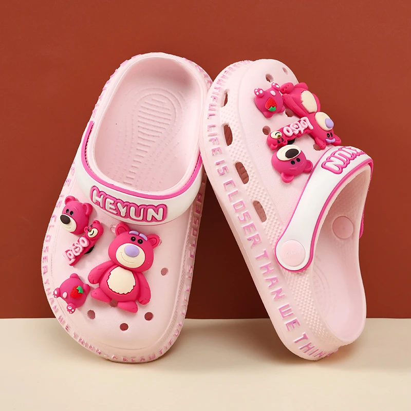 儿童洞洞鞋女童凉拖鞋草莓熊夏季新款防滑软底大童宝宝女童沙滩鞋