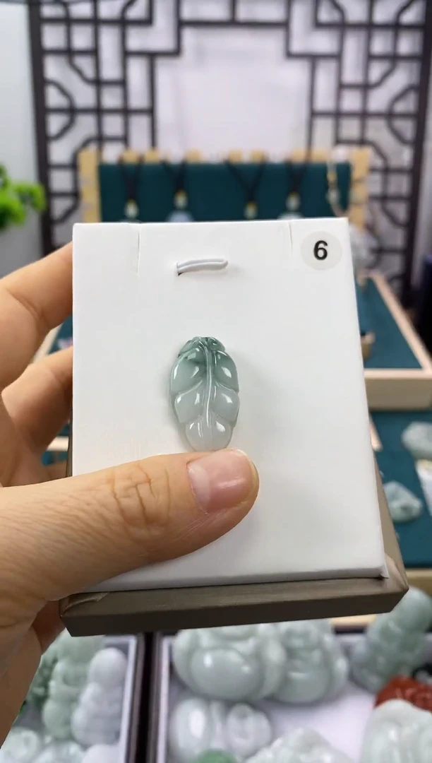 【闪购商品】翡翠颈饰未镶嵌叶子（多样性发货发其一）