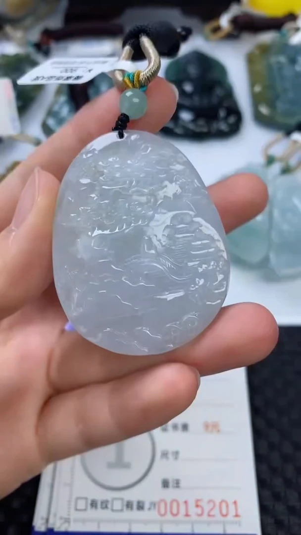 【闪购商品】翡翠颈饰未镶嵌1111111111