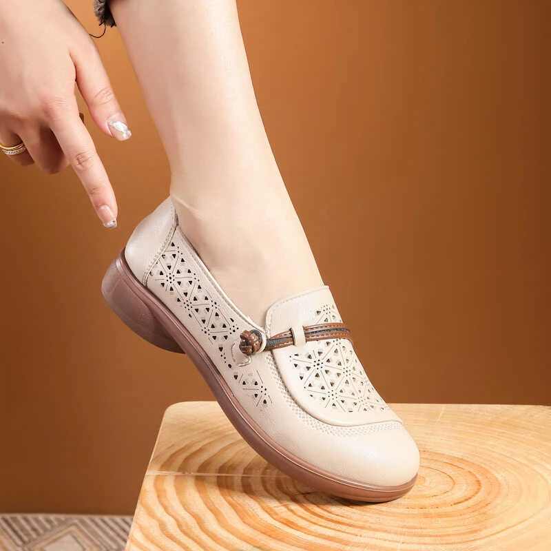 新款真皮中老年软底妈妈鞋夏季透气防滑镂空洞洞鞋休闲老年鞋百搭