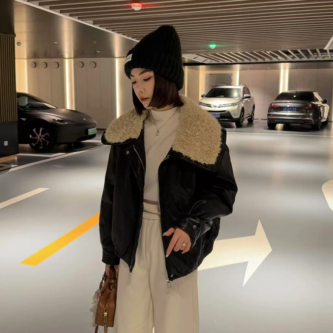 玳妮【大翻领皮衣】冬季新款羽绒服时尚高级感毛毛大翻领拼接皮衣女