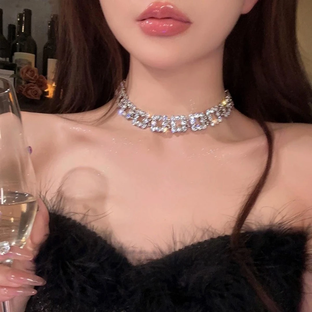 合金项链 项链2023新款爆款轻奢小众项圈女款颈带高级感脖锁骨链