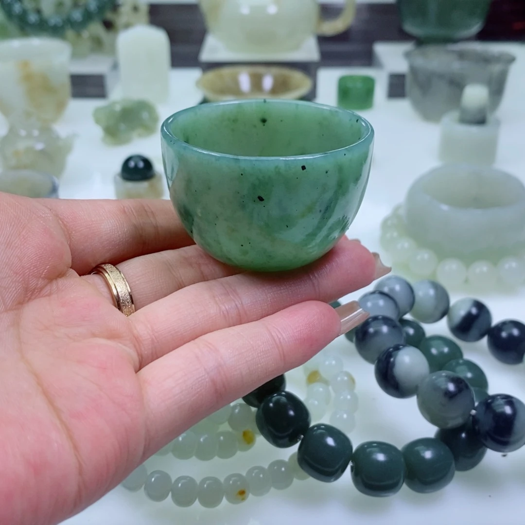 和田玉俄碧茶杯未镶嵌