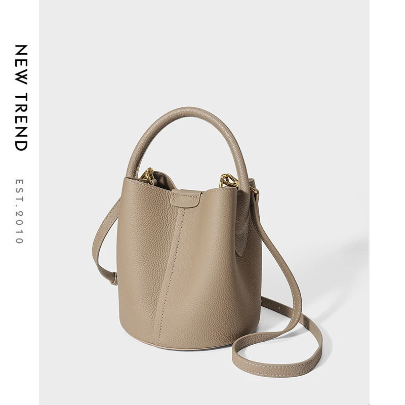 新款头层牛皮通勤女包圆筒手提斜挎包轻奢便携包包真皮水桶斜挎包