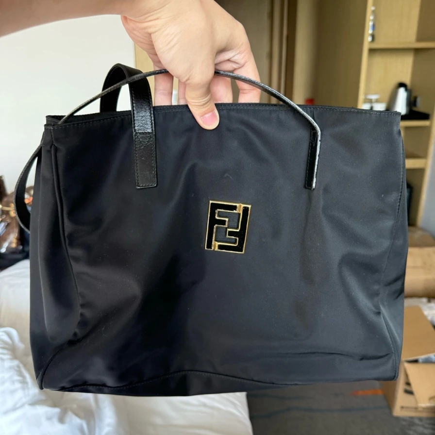 95新 FENDI/芬迪 芬迪黑色降落伞托特包/1044 8050