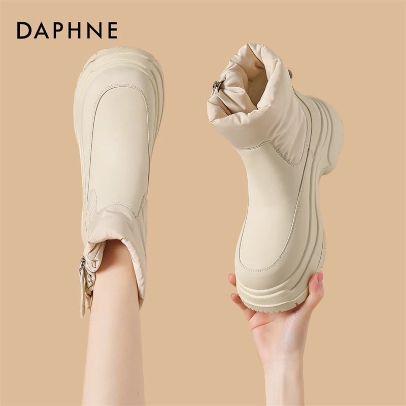 Daphne/达芙妮冬季新款时尚百搭厚底加绒加厚短筒女靴