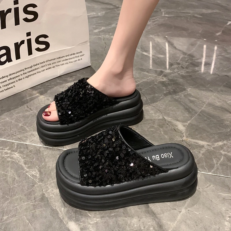 拖鞋女夏季外穿2024新款时尚百搭黑色亮片松糕厚底一字凉拖鞋ins