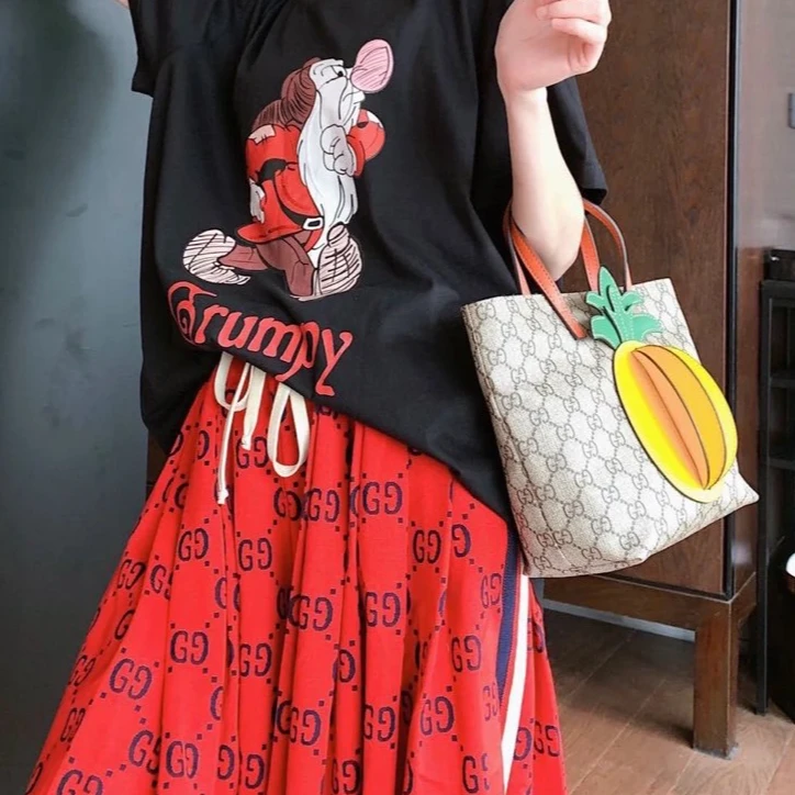 全新未使用 亿颗潮奢 古驰 红色短裤 xs码 D355