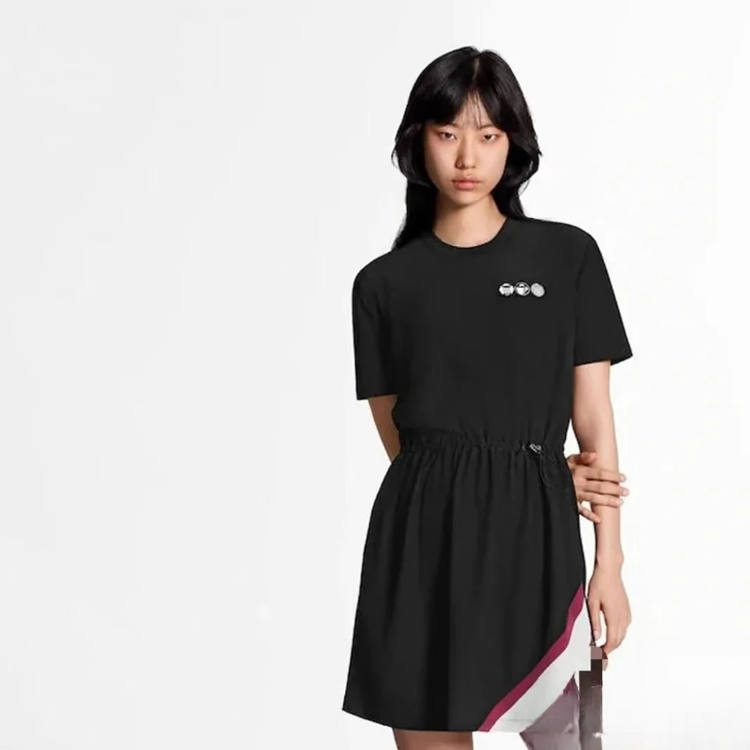 全新未使用 亿颗潮奢 LV 胸口刺绣标抽绳收腰短袖桑蚕丝长裙 D446