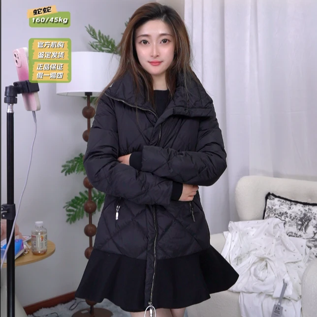 全新未使用 亿颗潮奢 蛇蛇 蒙口 黑色花边羽绒服 00码 E160