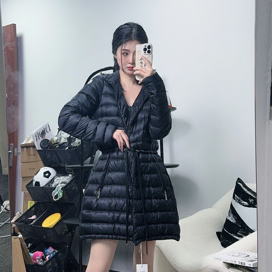 亿颗潮奢 99新 蒙口 黑色横条纹连帽拉链羽绒服 3码 F177