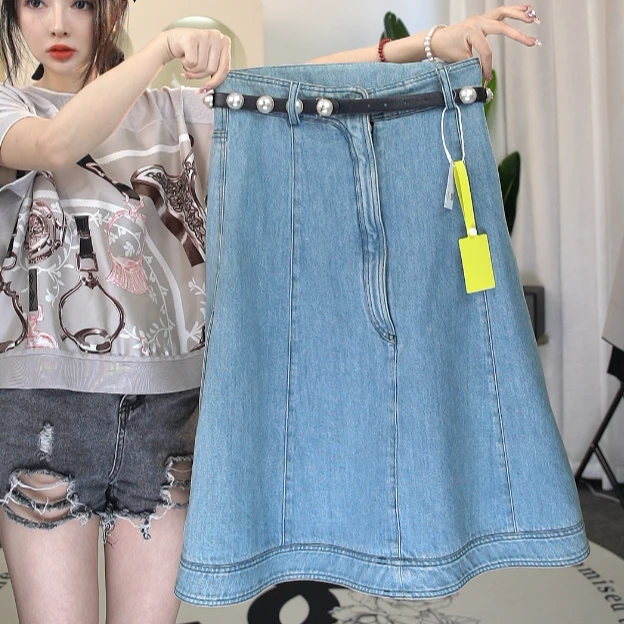 全新未使用 亿颗潮奢   香奈儿  重工珍珠扣 牛仔裙 34码 M284