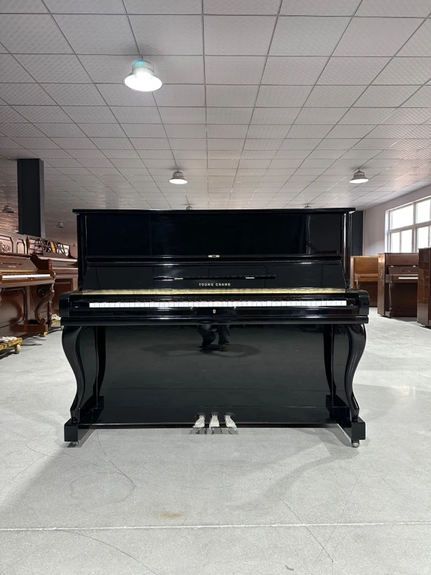个人家用一手钢琴英昌U-121韩国原装进口，保养佳，使用率低