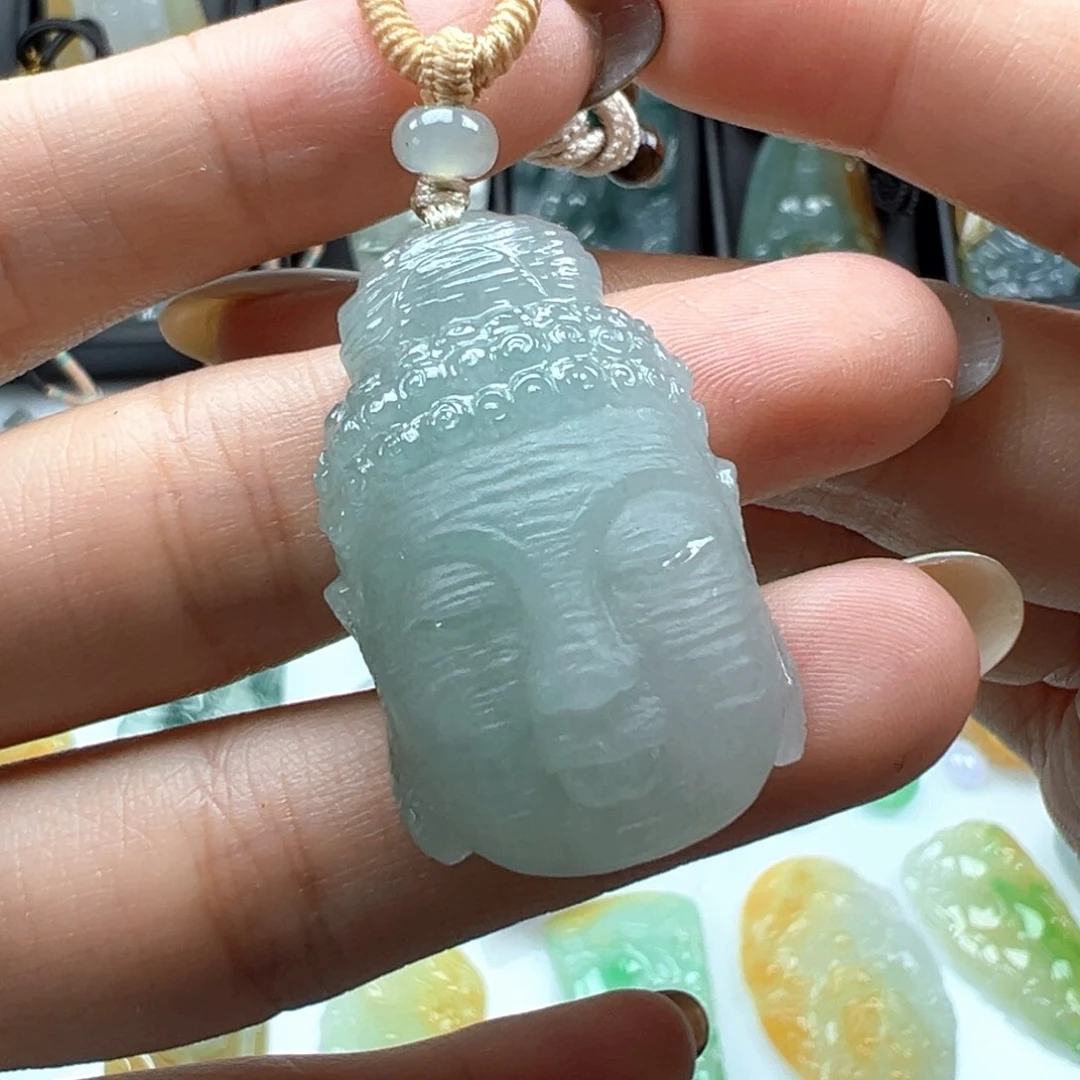 翡翠颈饰未镶嵌佛头
