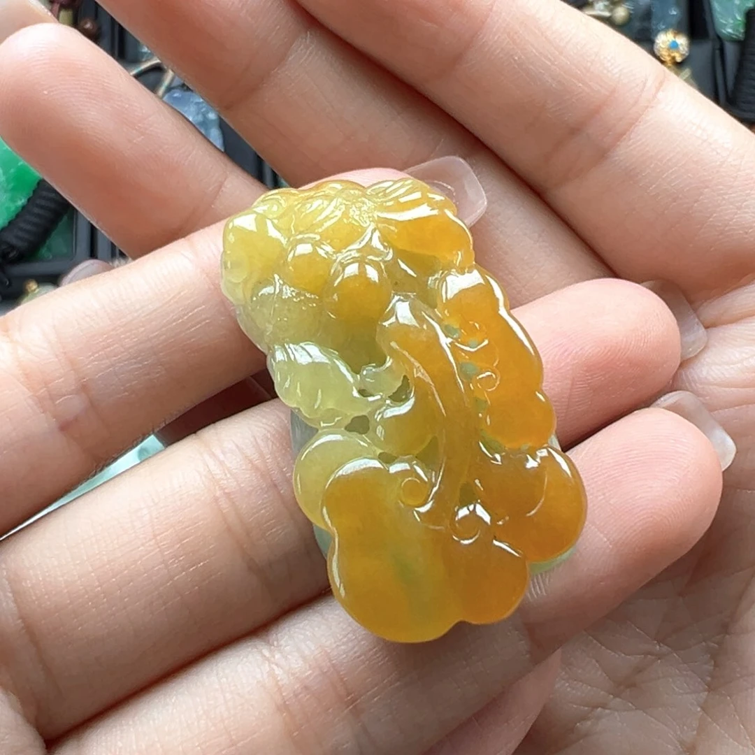 翡翠颈饰未镶嵌貔貅