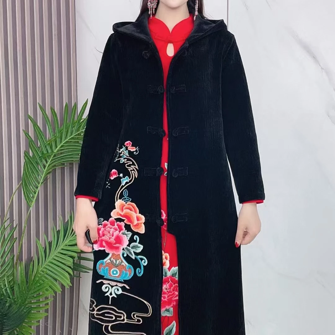 中国风重工刺绣加绒连帽大衣（雪尼尔绒）