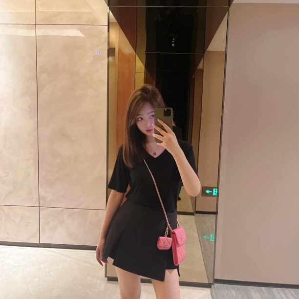 V领简单通勤百搭上衣