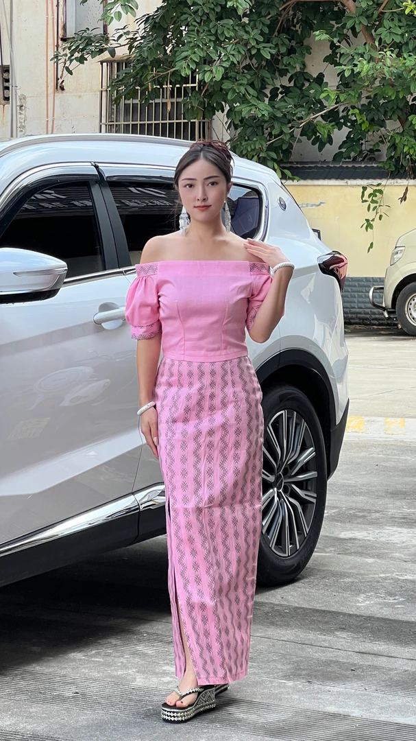 小杰景颇服饰时尚一字肩套装