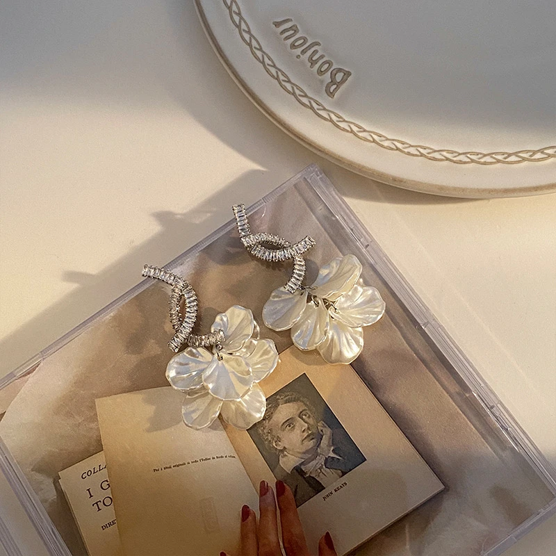 高级设计交叉花瓣锆石耳环小众新潮轻奢个性仙气超闪