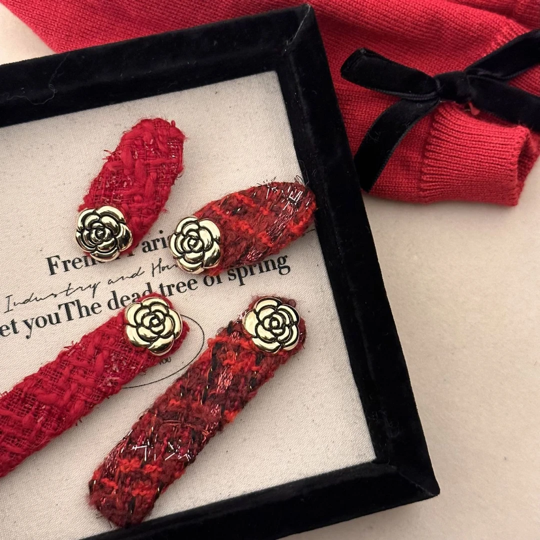 小香针织复古新款2023年秋冬款山茶花布艺发夹刘海夹美拉德发饰女