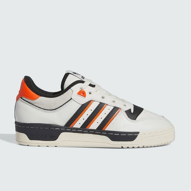 Adidas/阿迪达斯三叶草 男女同款时尚运动透气休闲板鞋 IE7140