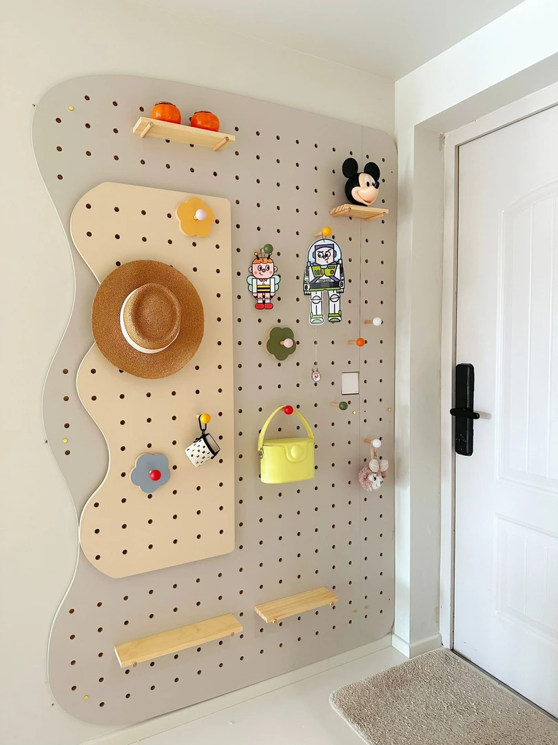 实木洞洞板入户玄关客厅家用全身穿衣镜收纳挂衣置物架简约收纳墙