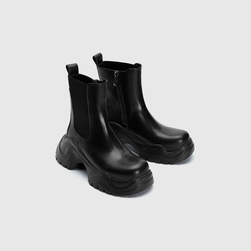 URBAN REVIVO2023新款女士摩登设计感圆头厚底短靴UAWS30071