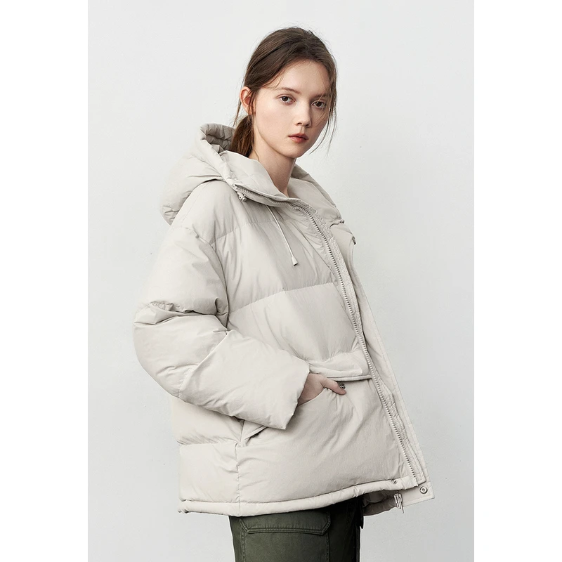 UR2023新款女装时尚保暖设计感衔缝压线连帽羽绒服UWL130060