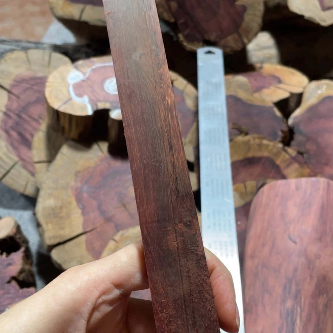【闪购商品】雕刻木材十*