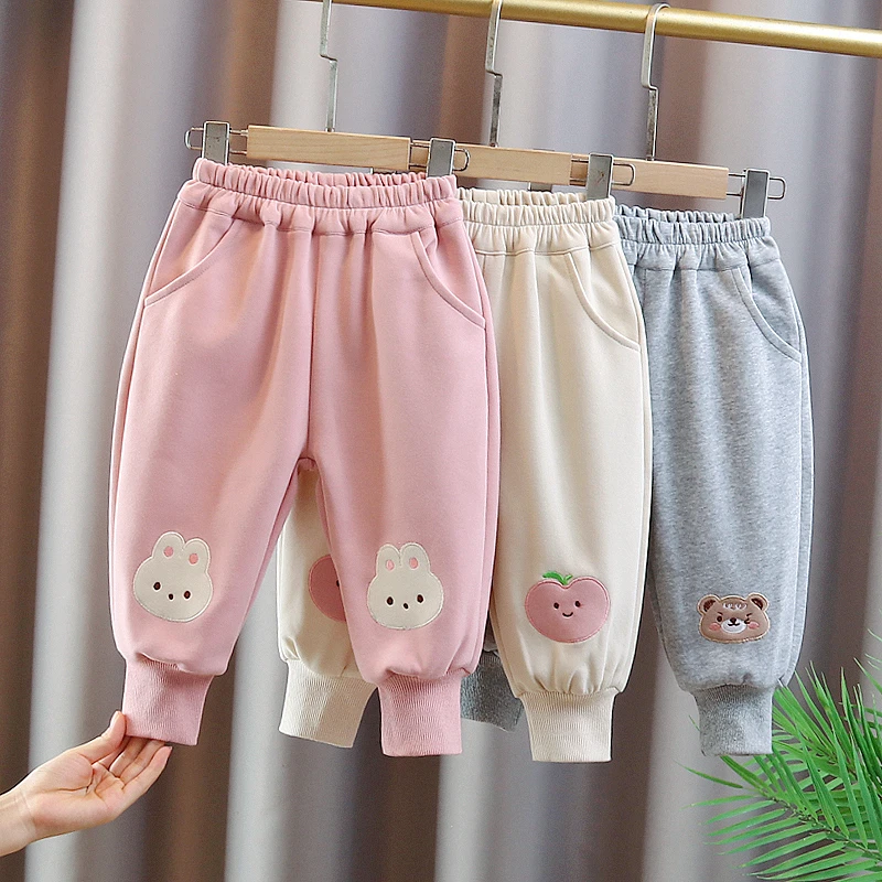 女宝宝运动裤春秋外穿2025新款小童儿童裤子女孩休闲裤秋款百搭