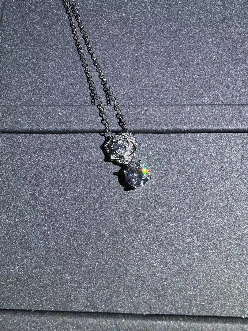 吊坠【博茨瓦纳之恋】玉兰花吊坠2ct