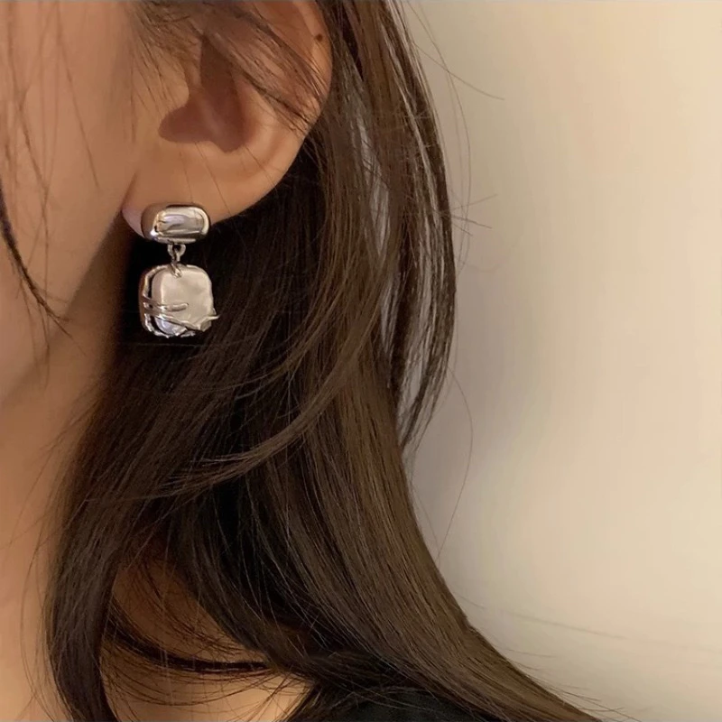 铜合金仿珍珠耳饰 小众设计熔岩珍珠时尚轻奢独特简约百搭高级