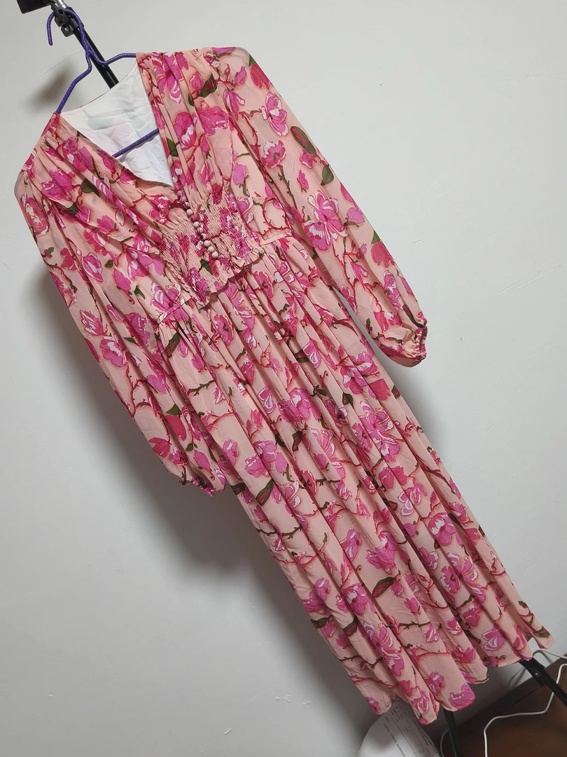 简约大版V领抽绳可调节长款大摆碎花连衣裙