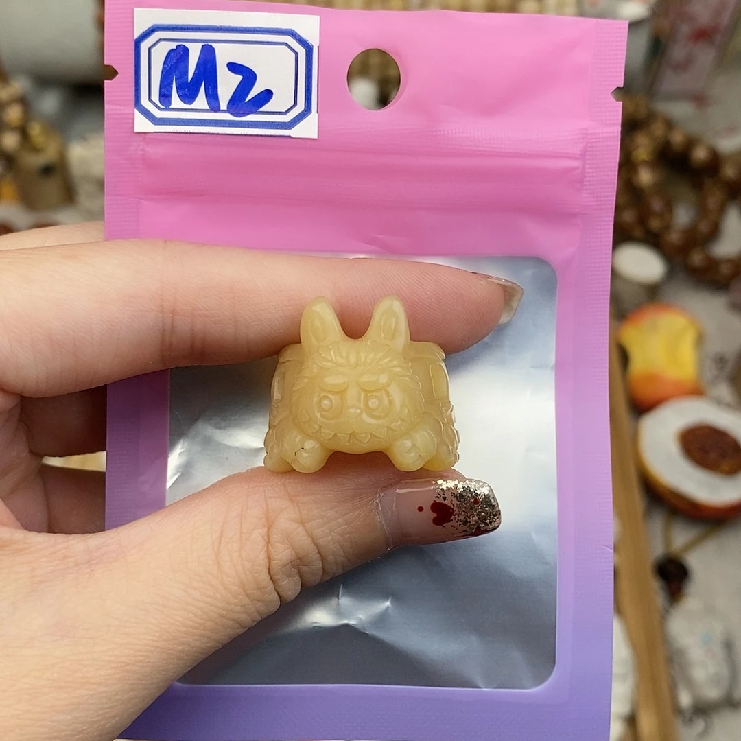 鹿骨把件✨****ⒺM2马骨雕刻的拉布布跑环15