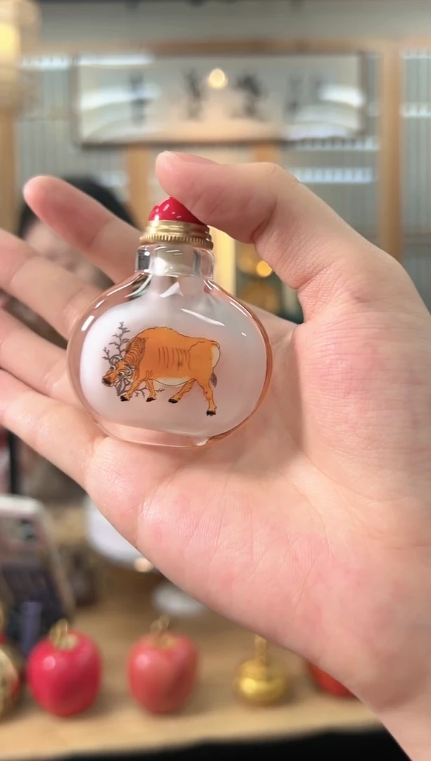 【闪购商品】内画12生肖鼻烟壶&小号WHJP001牛