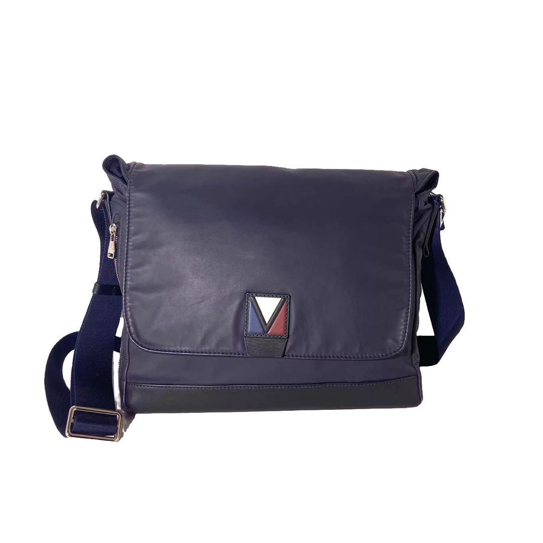 95新 LouisVuitton/路易威登 男士时尚全皮蓝色翻盖 斜挎包/ 1444