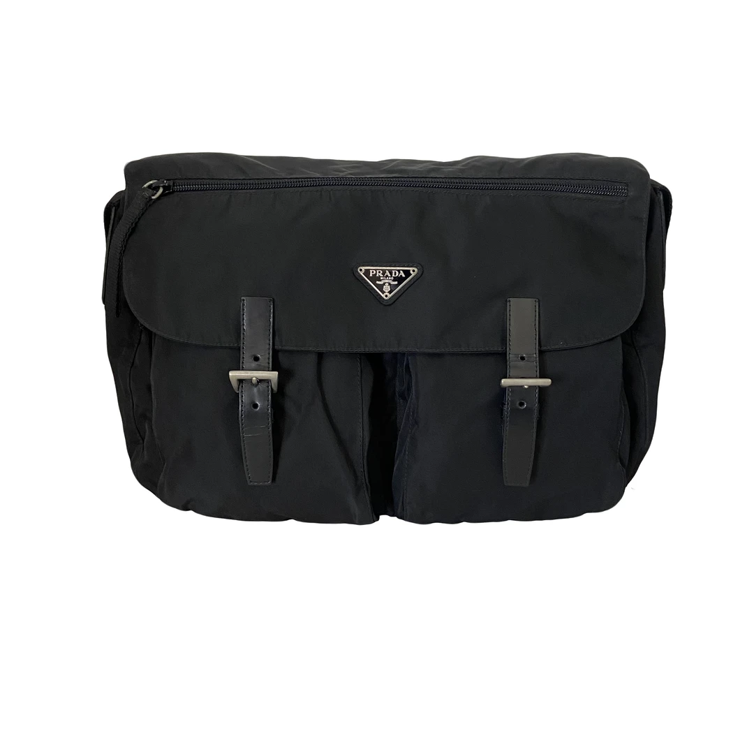95新 Prada/普拉达 男士休闲时尚百搭尼龙黑色大号斜挎包/471