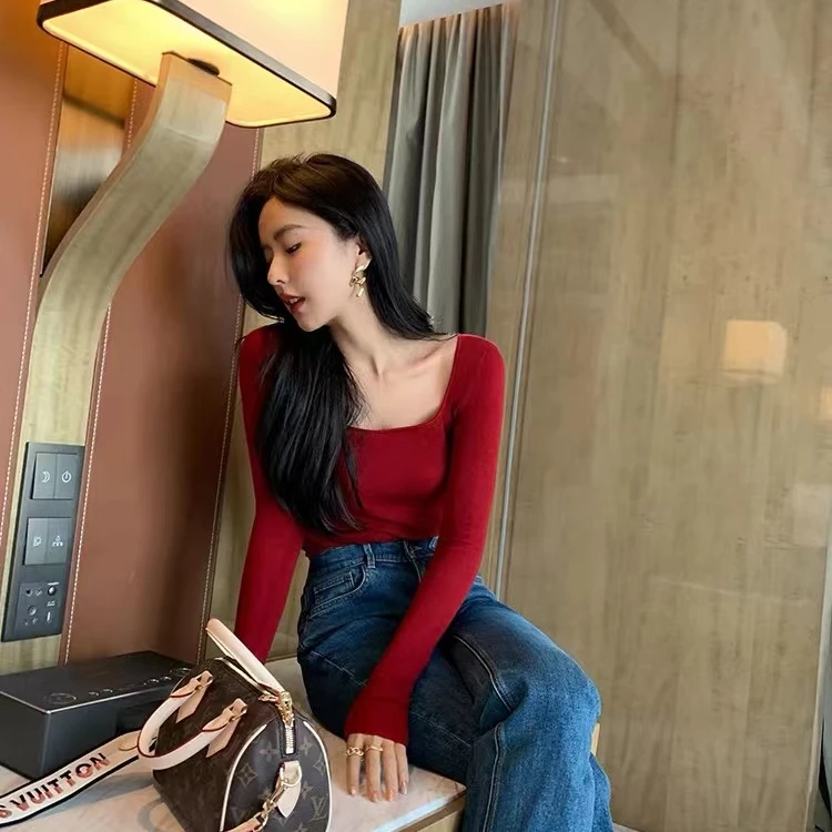 早秋2024新款性感深方领针织上衣扬子全网红修身打底衫女时尚