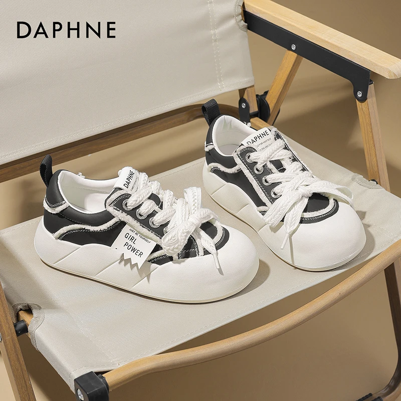 达芙妮女鞋2024春季新款运动休闲鞋女厚底增高小白鞋丑萌面包鞋女