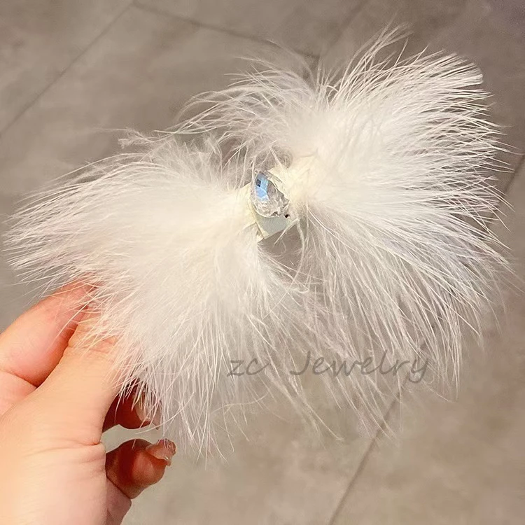 非金属亚克力婚庆饰品 【崔】C0029水晶毛毛发夹秋冬时尚侧边夹甜美