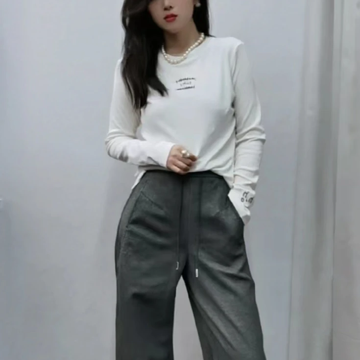 《觅香探红》小众设计秋冬时尚百搭圆领长袖女士套头打底衫